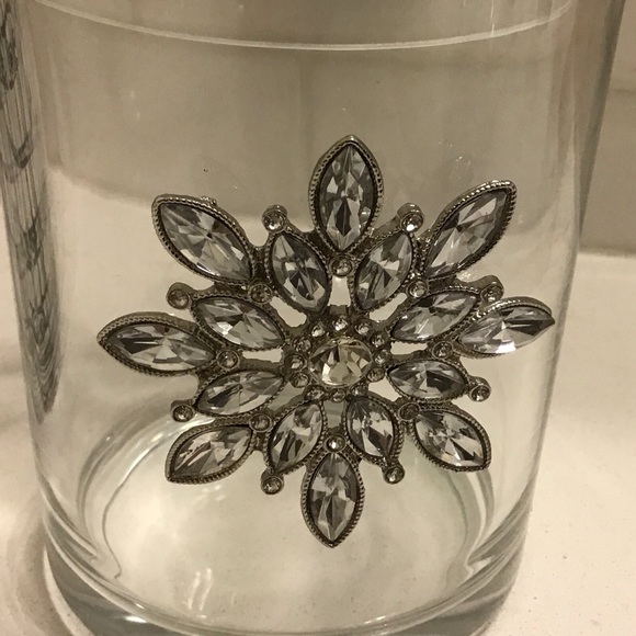 Heavy glass apothecary or candy jar with crystal snowflake - Picture 3 of 5